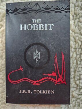 J R R Tolkien The Hobbit Paperback 1999 HarperCollins Edition ISBN 0-261-10221-4